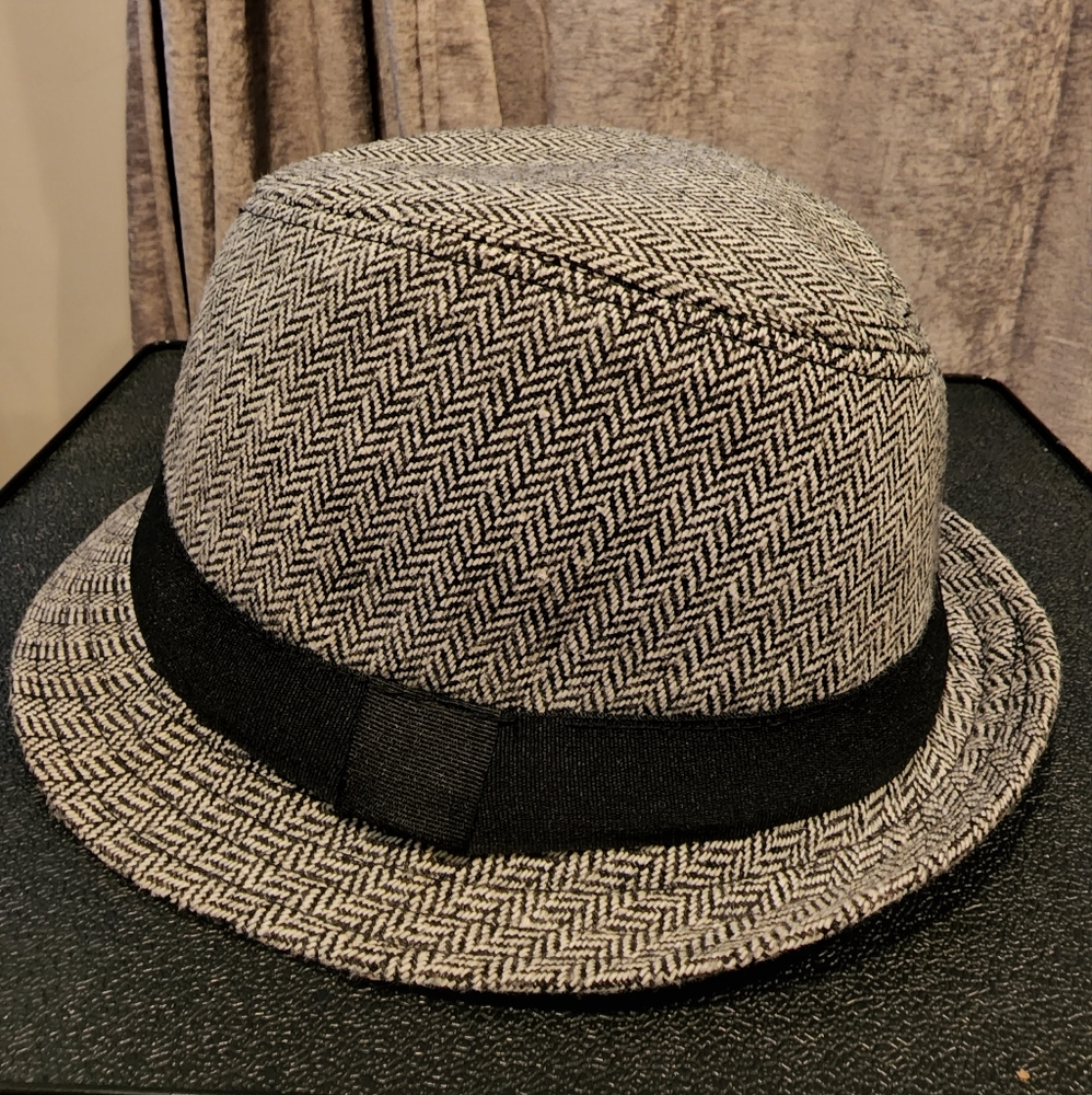Boys size 7-8 Children's Place black and off white fedora. Fall/winter. Sharp!